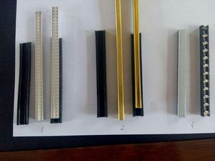 中国 二重三重の艶出しガラスのための適用範囲が広いゴム製シーリング スペーサ棒 サプライヤー