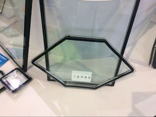 中国 三重の絶縁ガラスのためのカスタマイズされたブチルの暖かい端のスペーサ サプライヤー
